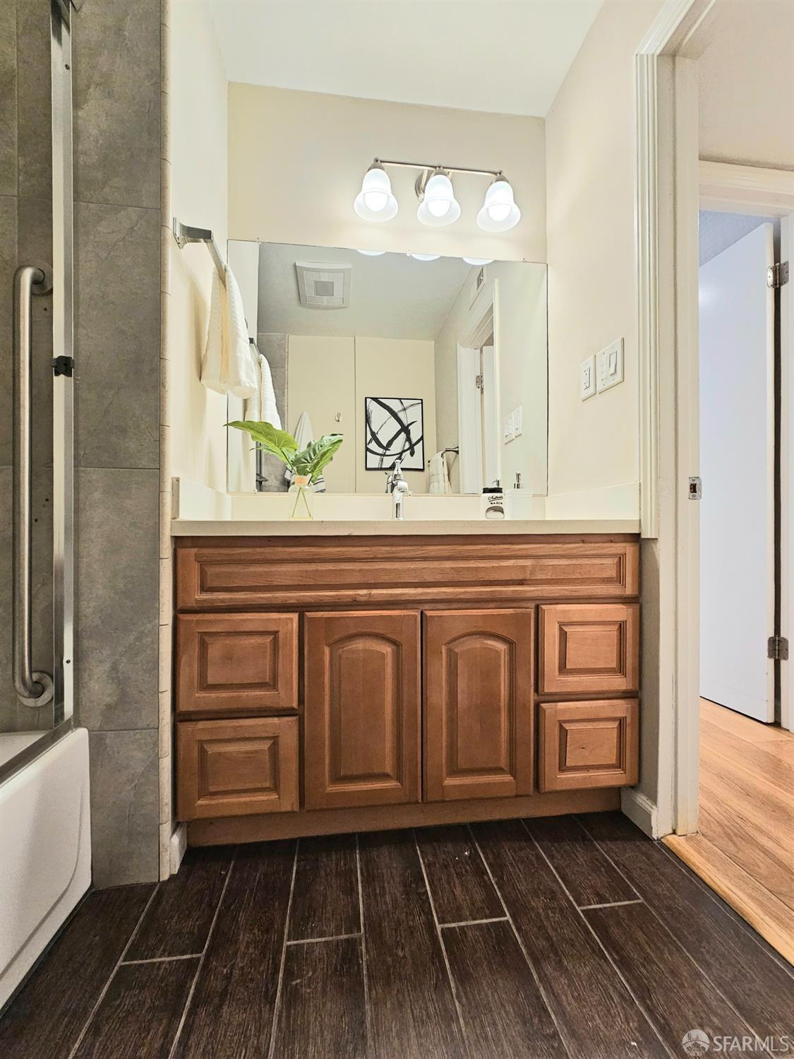 Detail Gallery Image 23 of 41 For 3001 Los Prados St #104,  San Mateo,  CA 94403 - 2 Beds | 2 Baths
