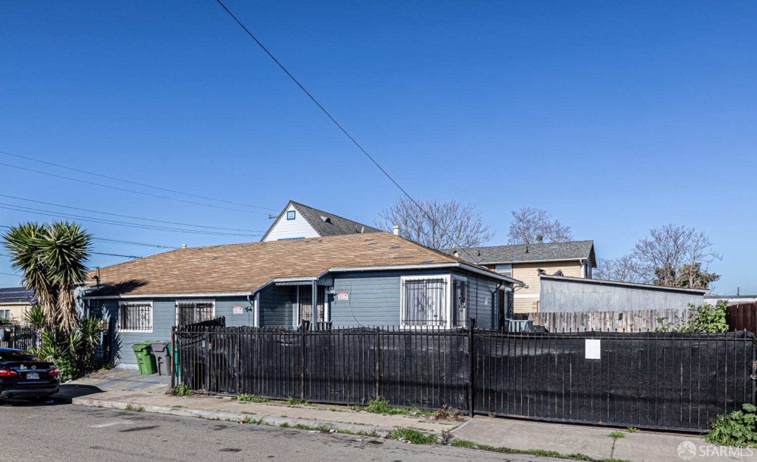 Detail Gallery Image 1 of 28 For 855 Apple St, Oakland,  CA 94603 - 4 Beds | 2 Baths