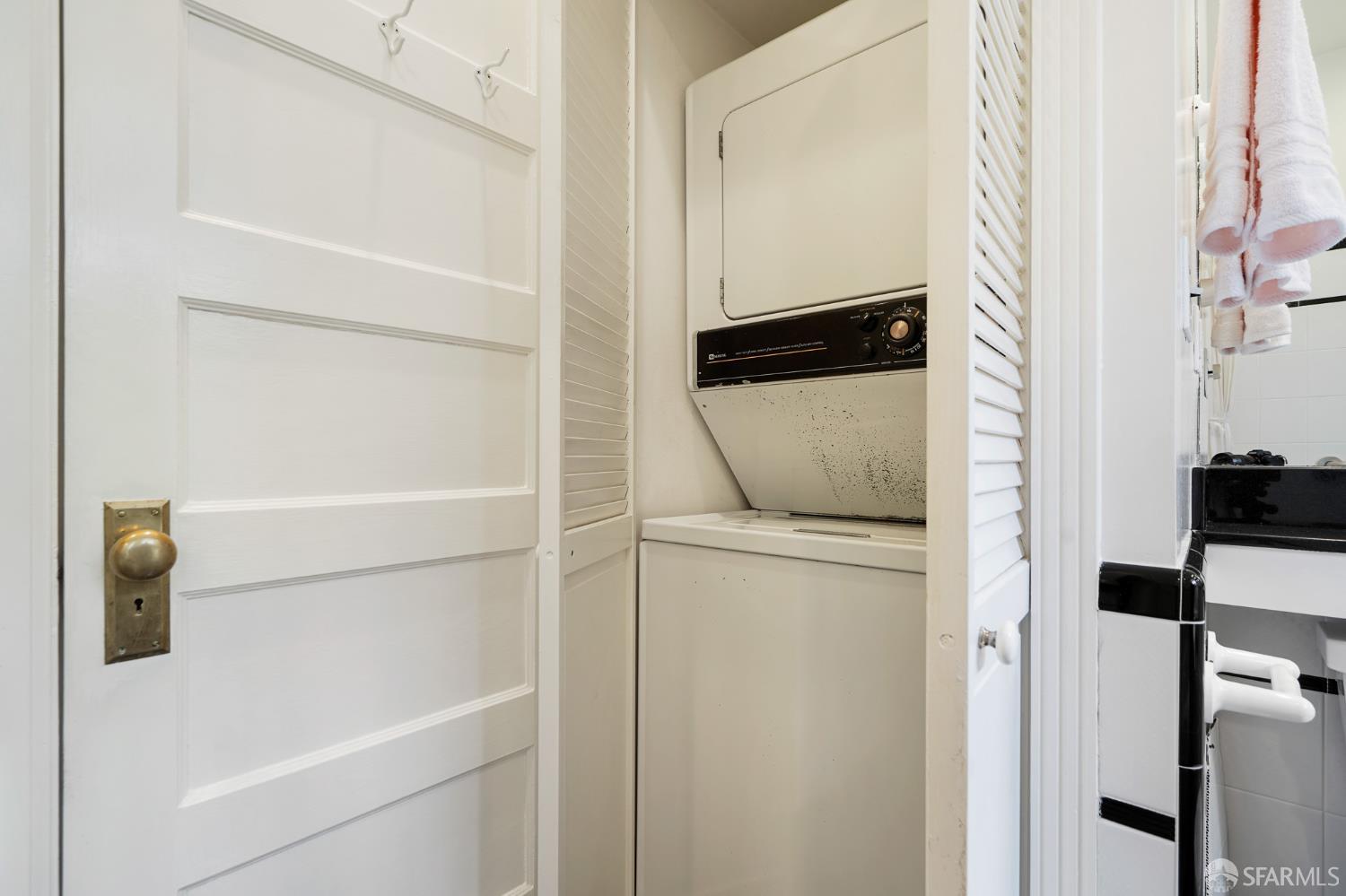 Detail Gallery Image 29 of 45 For 941 Lombard St, San Francisco,  CA 94133 - 2 Beds | 1 Baths