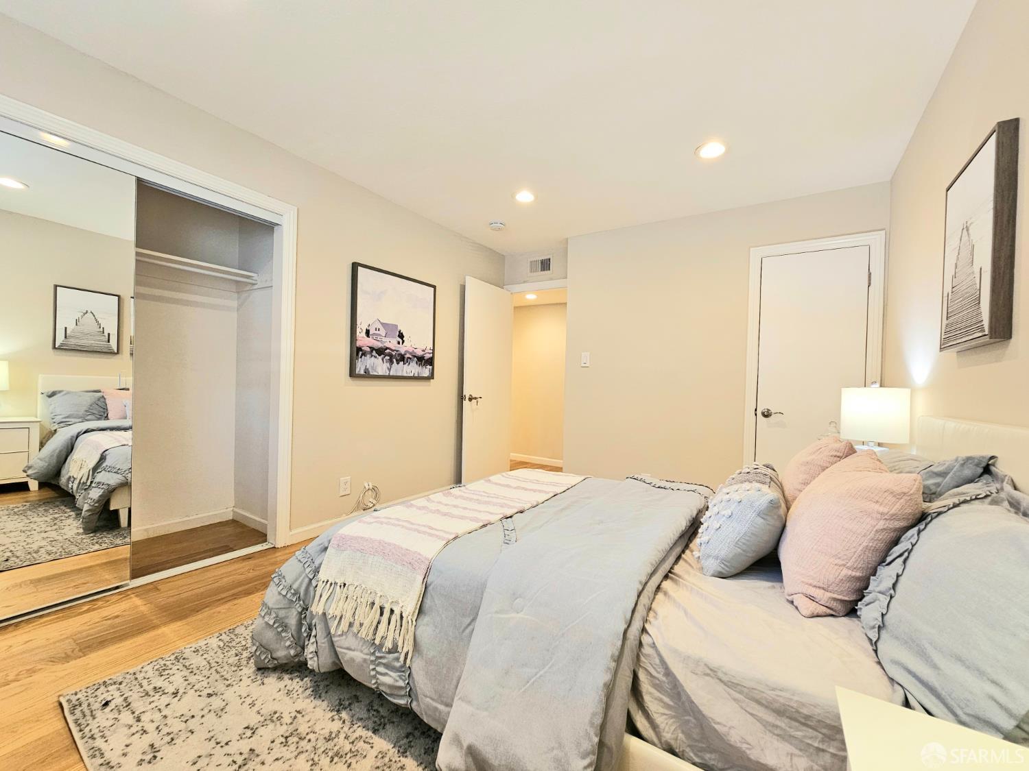 Detail Gallery Image 25 of 41 For 3001 Los Prados St #104,  San Mateo,  CA 94403 - 2 Beds | 2 Baths