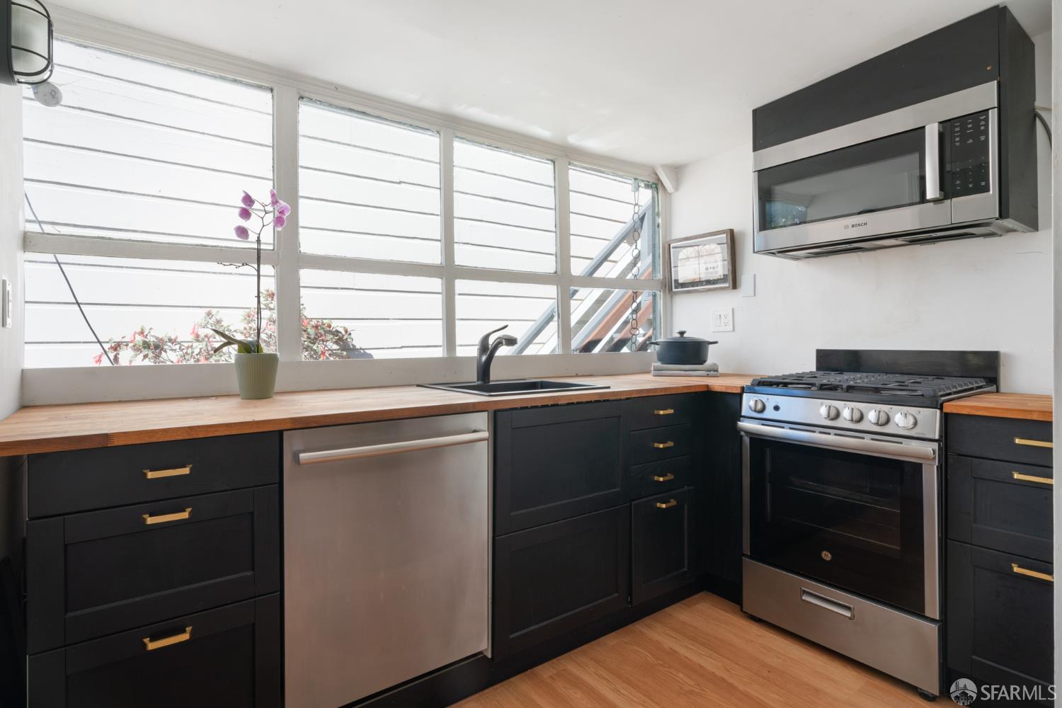Detail Gallery Image 12 of 18 For Address Is Not Disclosed, San Francisco,  CA 94122 - – Beds | – Baths