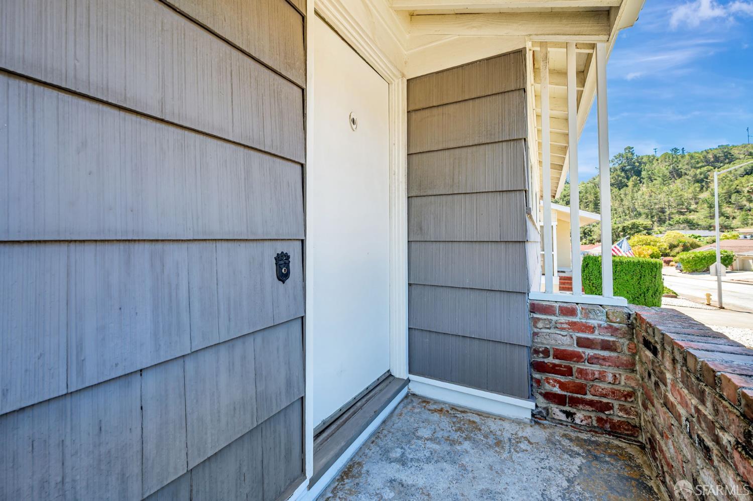 Detail Gallery Image 4 of 37 For 956 Helen Dr, Millbrae,  CA 94030 - 3 Beds | 2/1 Baths