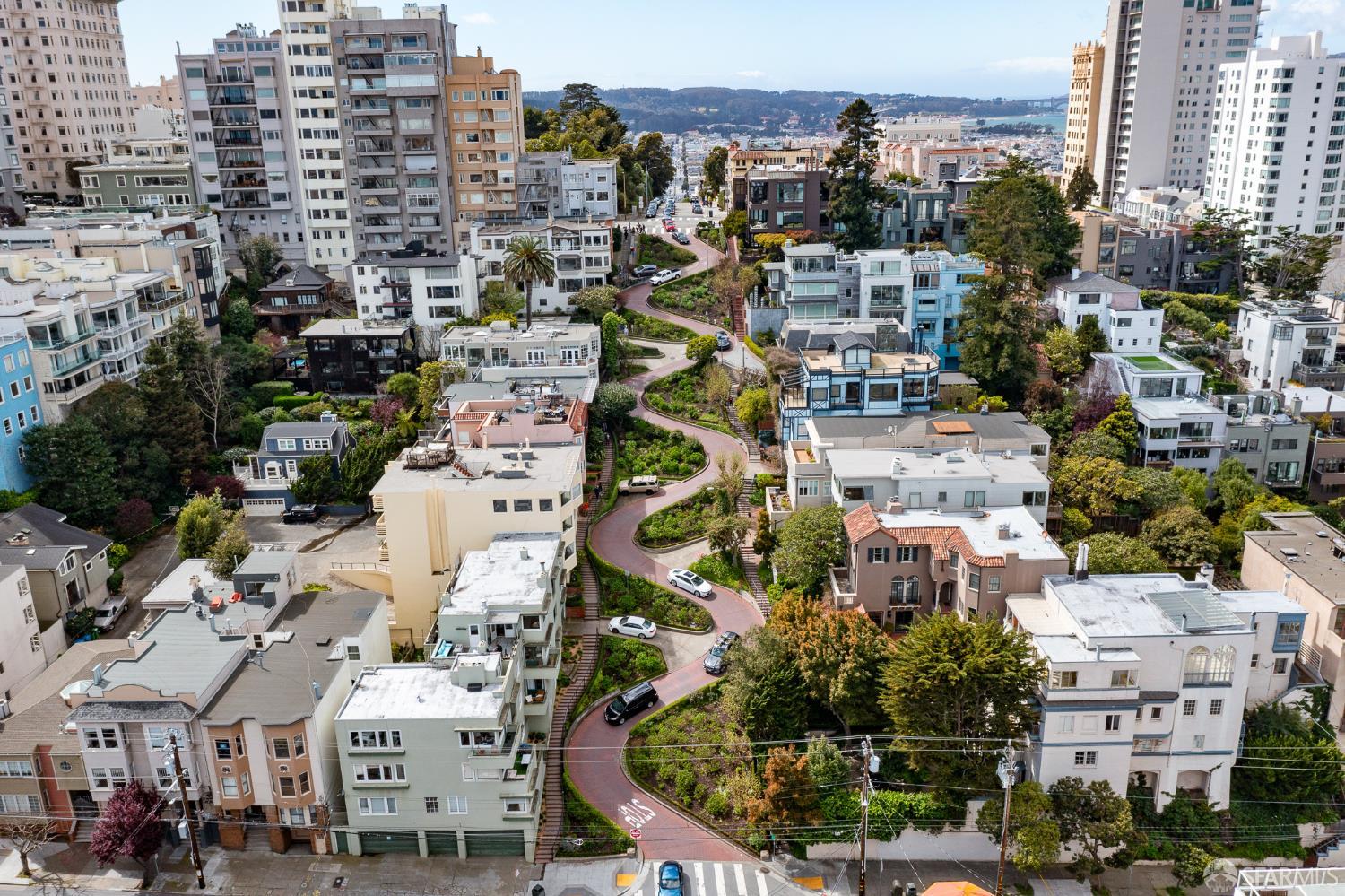 Detail Gallery Image 3 of 45 For 941 Lombard St, San Francisco,  CA 94133 - 2 Beds | 1 Baths