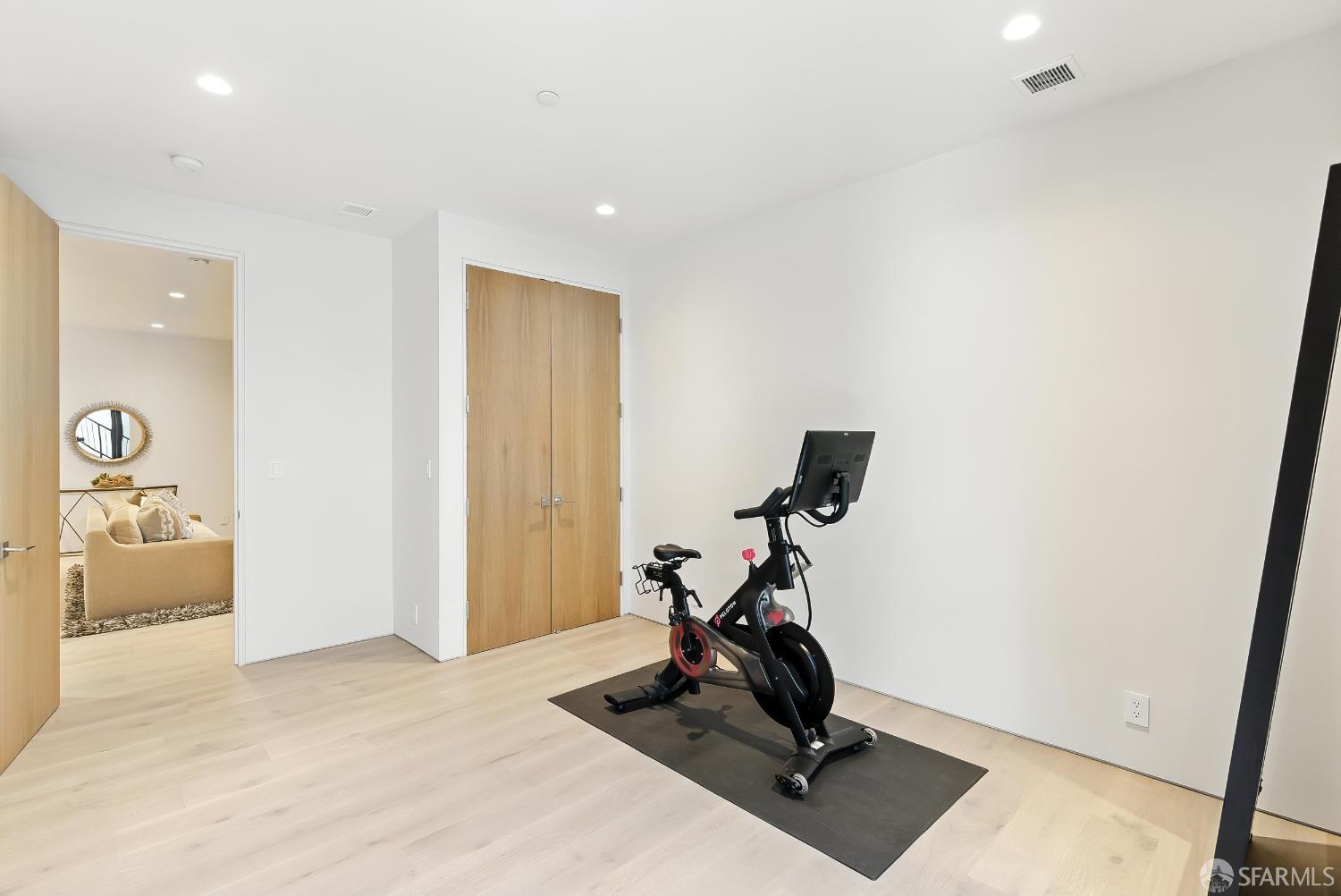 Detail Gallery Image 52 of 61 For 4234 24th St, San Francisco,  CA 94114 - 7 Beds | 5/2 Baths