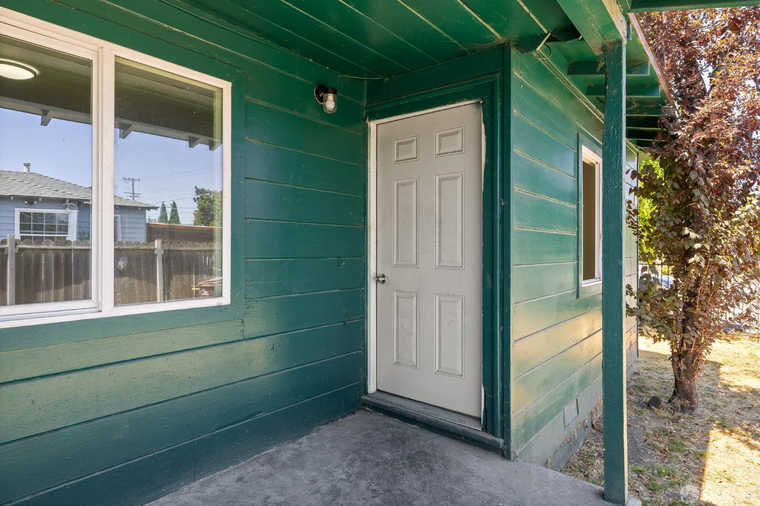 Detail Gallery Image 5 of 34 For 1050 105th Ave, Oakland,  CA 94603 - – Beds | – Baths