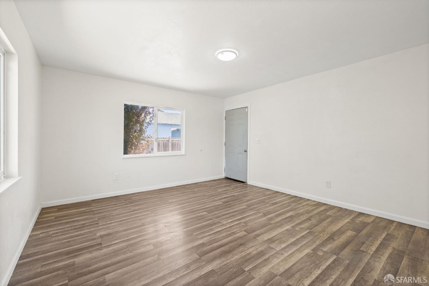 Detail Gallery Image 8 of 34 For 1050 105th Ave, Oakland,  CA 94603 - – Beds | – Baths