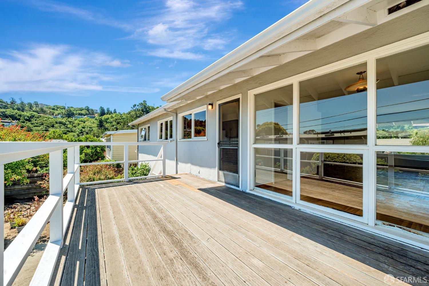 Detail Gallery Image 29 of 37 For 956 Helen Dr, Millbrae,  CA 94030 - 3 Beds | 2/1 Baths