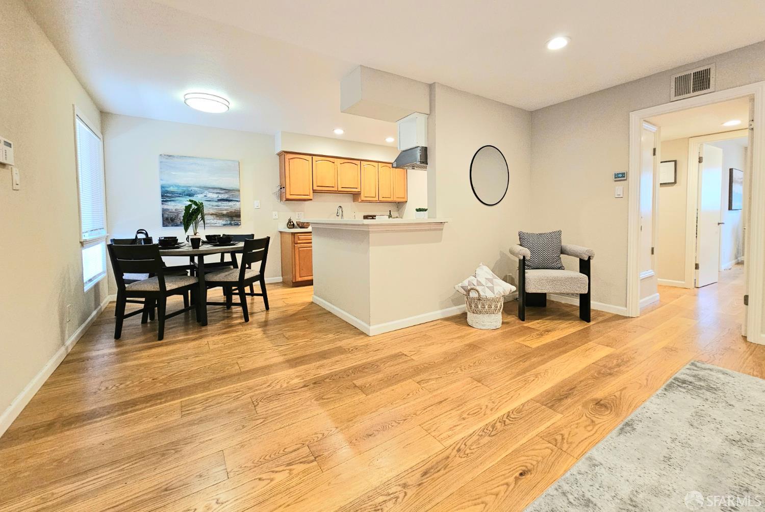 Detail Gallery Image 8 of 41 For 3001 Los Prados St #104,  San Mateo,  CA 94403 - 2 Beds | 2 Baths