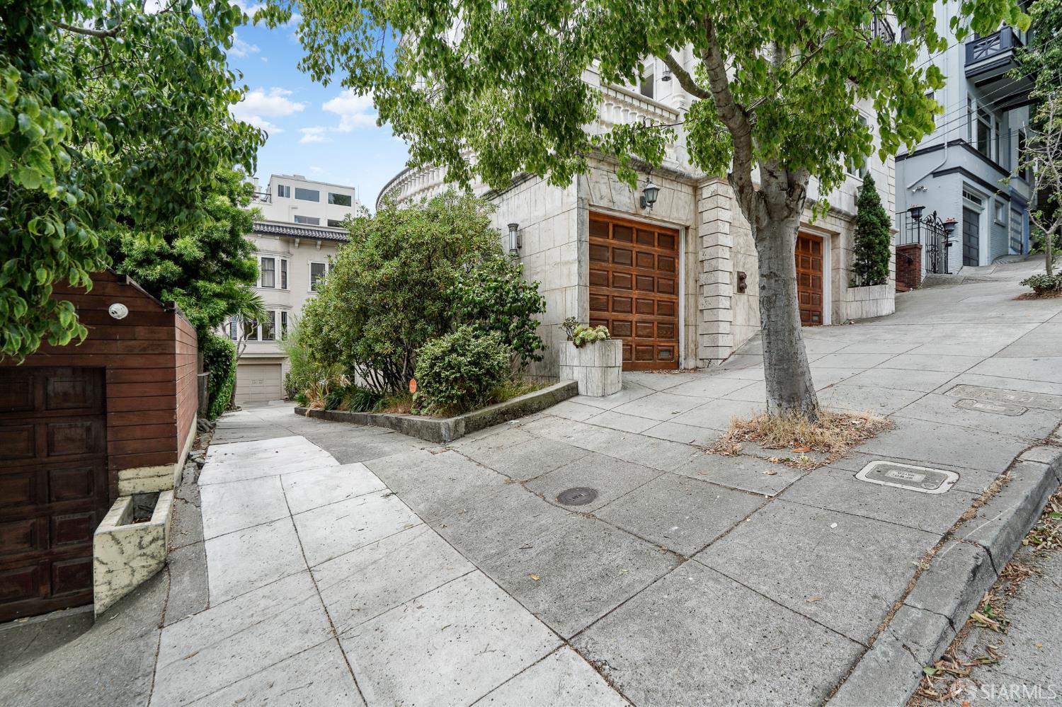 Detail Gallery Image 4 of 45 For 941 Lombard St, San Francisco,  CA 94133 - 2 Beds | 1 Baths