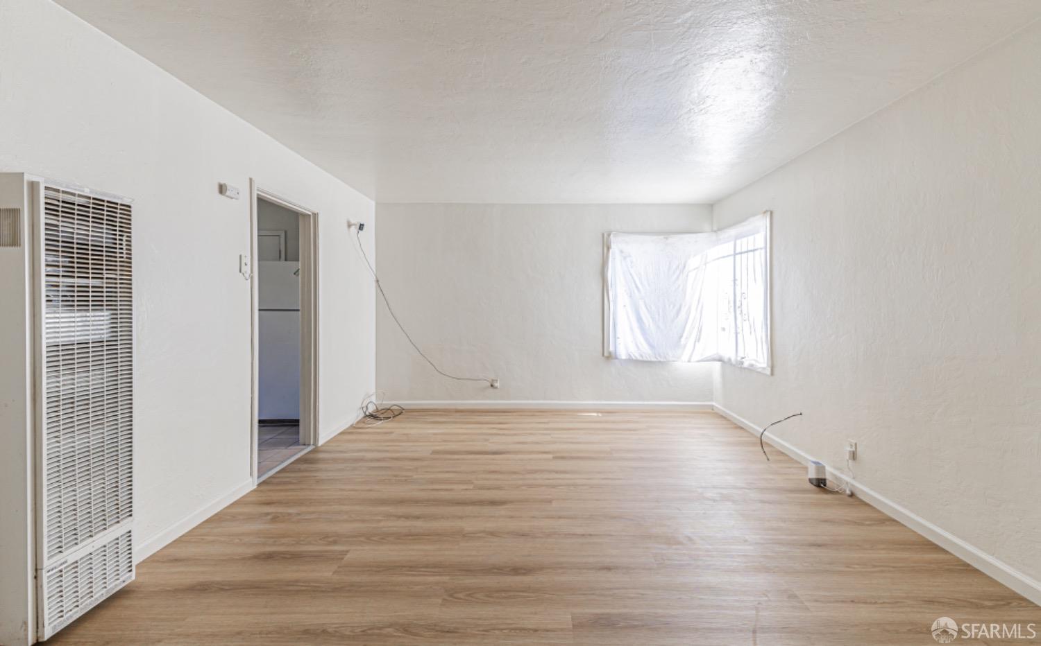 Detail Gallery Image 19 of 28 For 855 Apple St, Oakland,  CA 94603 - 4 Beds | 2 Baths