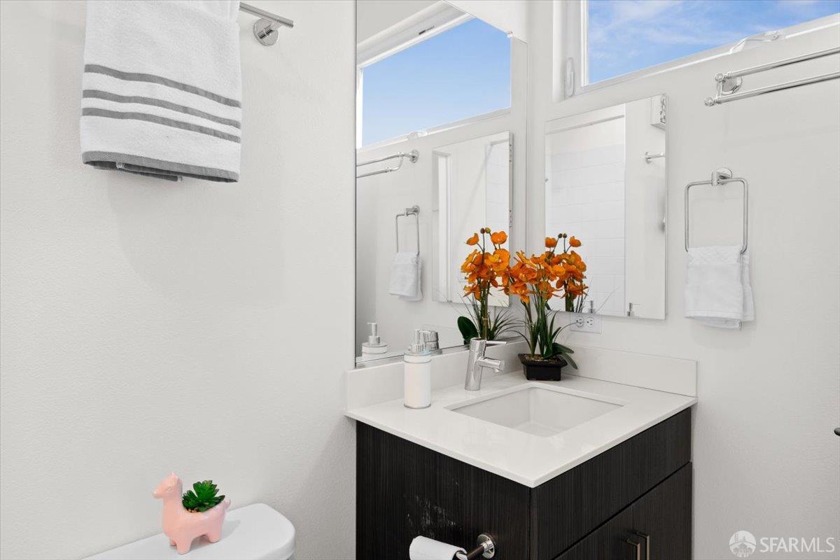 Detail Gallery Image 19 of 45 For 1807 16th St, Oakland,  CA 94607 - 2 Beds | 2/1 Baths