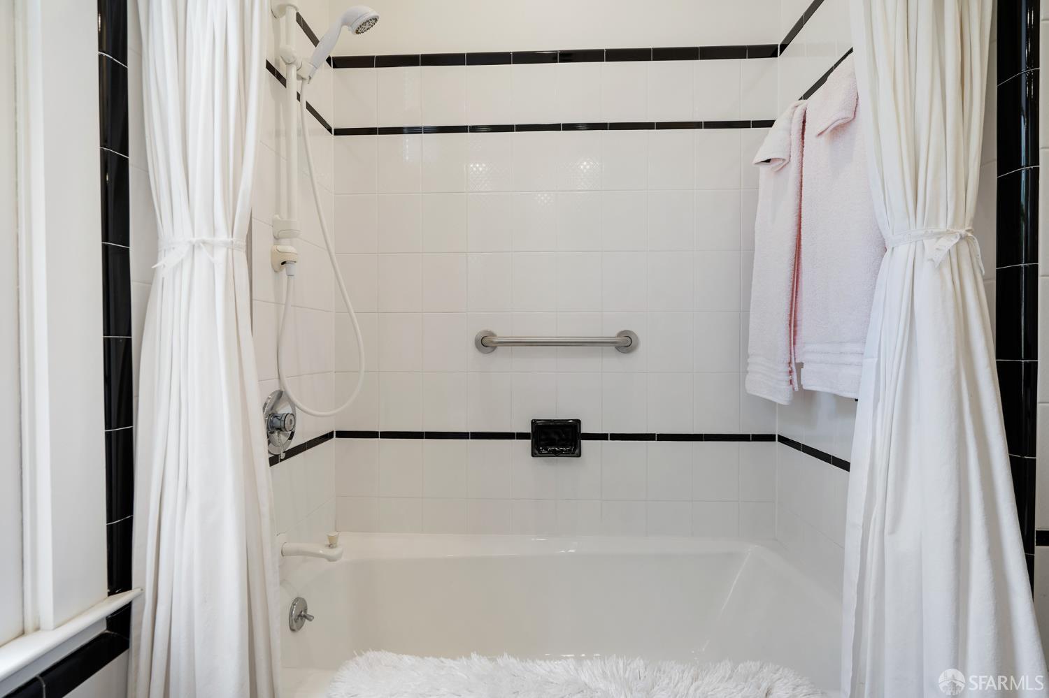 Detail Gallery Image 28 of 45 For 941 Lombard St, San Francisco,  CA 94133 - 2 Beds | 1 Baths