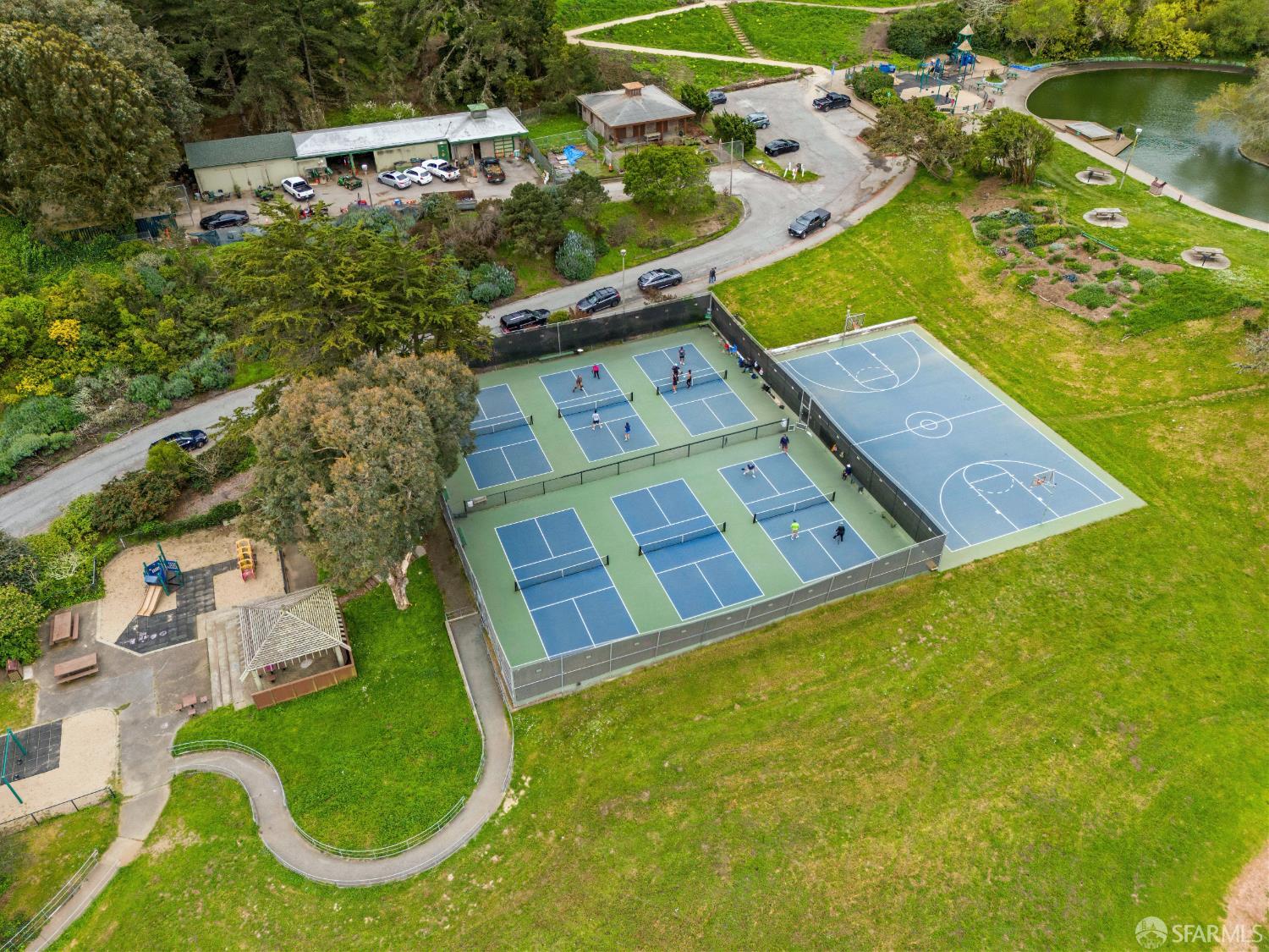 Detail Gallery Image 78 of 79 For 430 Rolph St, San Francisco,  CA 94112 - 5 Beds | 3 Baths