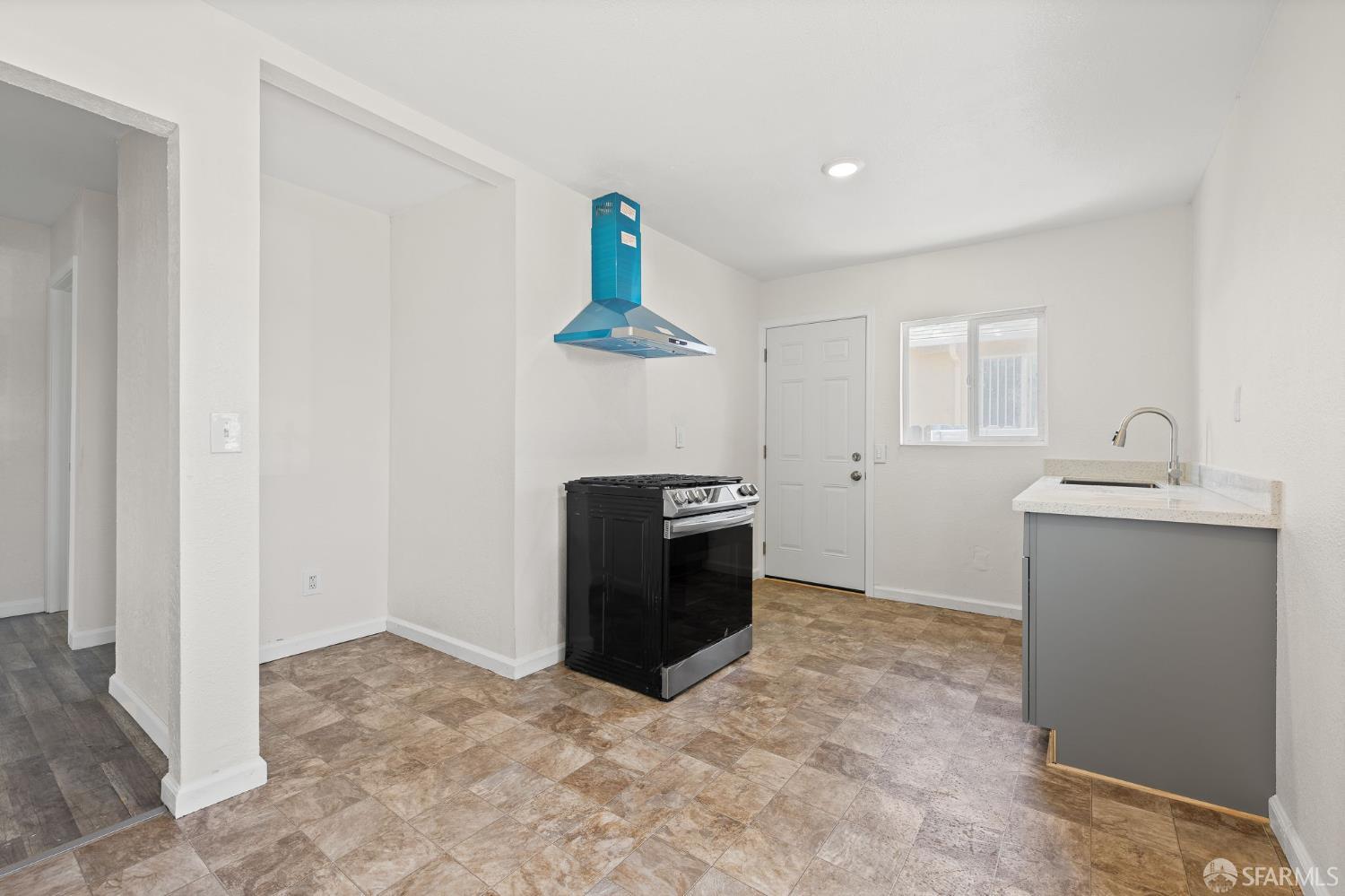 Detail Gallery Image 11 of 34 For 1050 105th Ave, Oakland,  CA 94603 - – Beds | – Baths