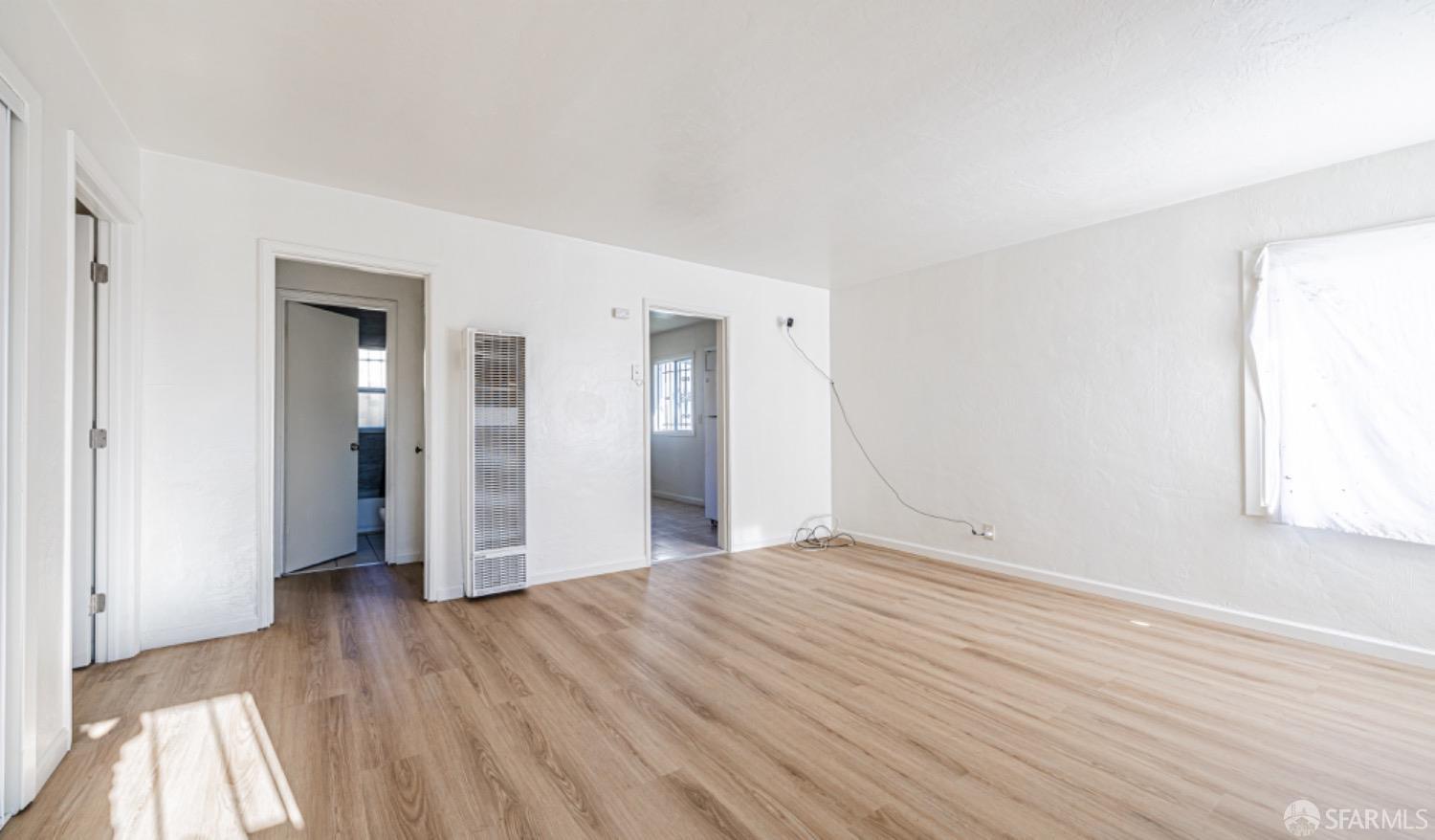 Detail Gallery Image 10 of 28 For 855 Apple St, Oakland,  CA 94603 - 4 Beds | 2 Baths