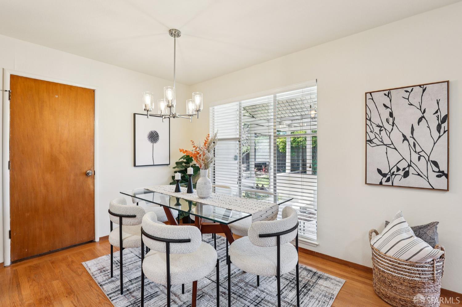 Detail Gallery Image 6 of 32 For 2418 S Norfolk St, San Mateo,  CA 94403 - 3 Beds | 2 Baths