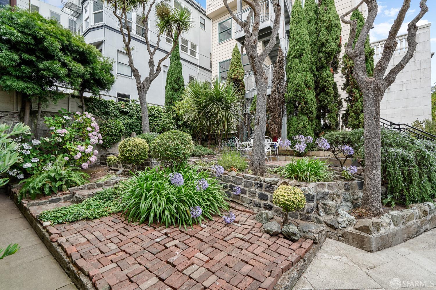 Detail Gallery Image 39 of 45 For 941 Lombard St, San Francisco,  CA 94133 - 2 Beds | 1 Baths