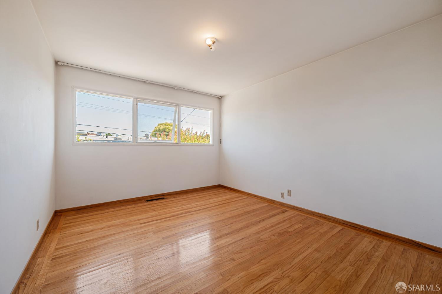 Detail Gallery Image 22 of 37 For 956 Helen Dr, Millbrae,  CA 94030 - 3 Beds | 2/1 Baths
