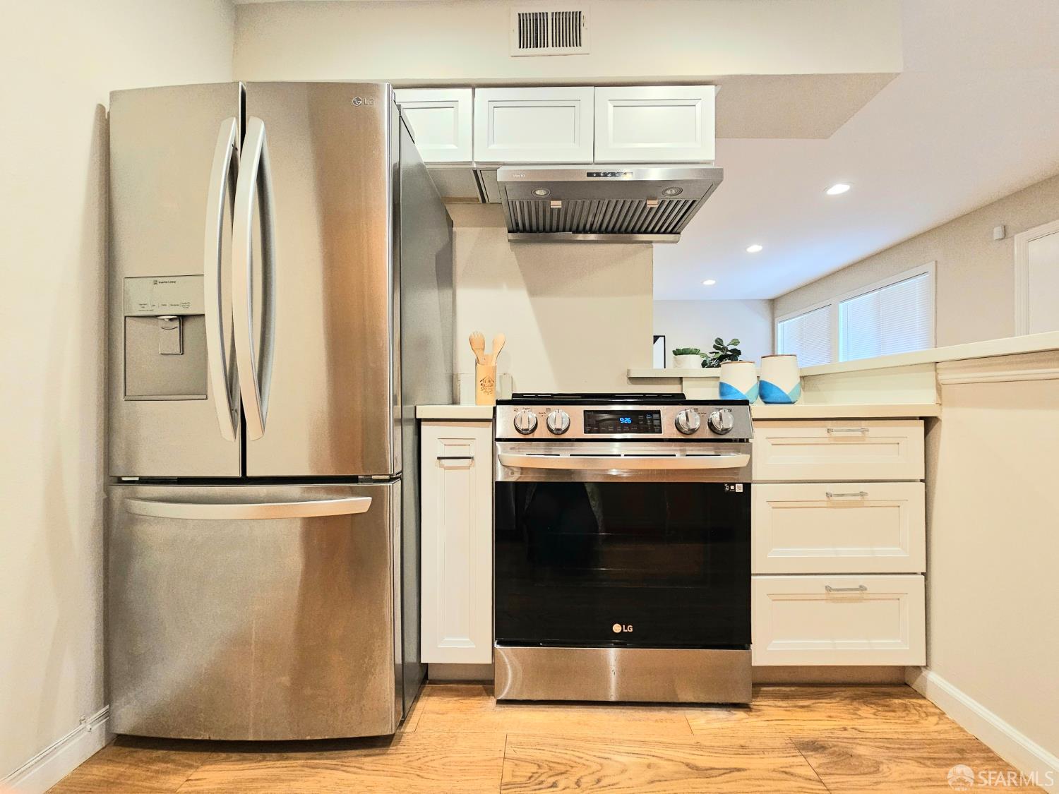 Detail Gallery Image 12 of 41 For 3001 Los Prados St #104,  San Mateo,  CA 94403 - 2 Beds | 2 Baths