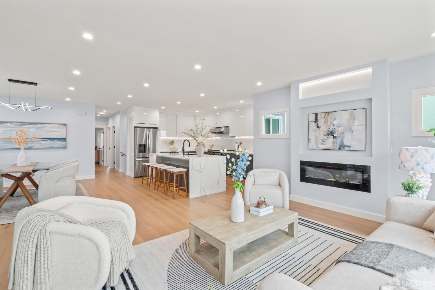 Detail Gallery Image 6 of 79 For 430 Rolph St, San Francisco,  CA 94112 - 5 Beds | 3 Baths
