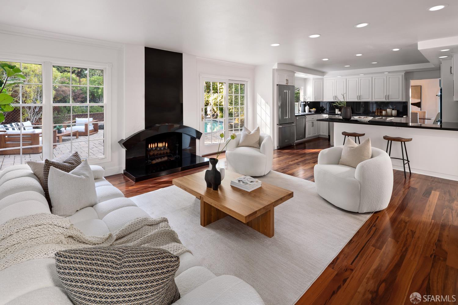 Detail Gallery Image 11 of 37 For 35 Pinewood Ct, San Mateo,  CA 94403 - 5 Beds | 2/1 Baths