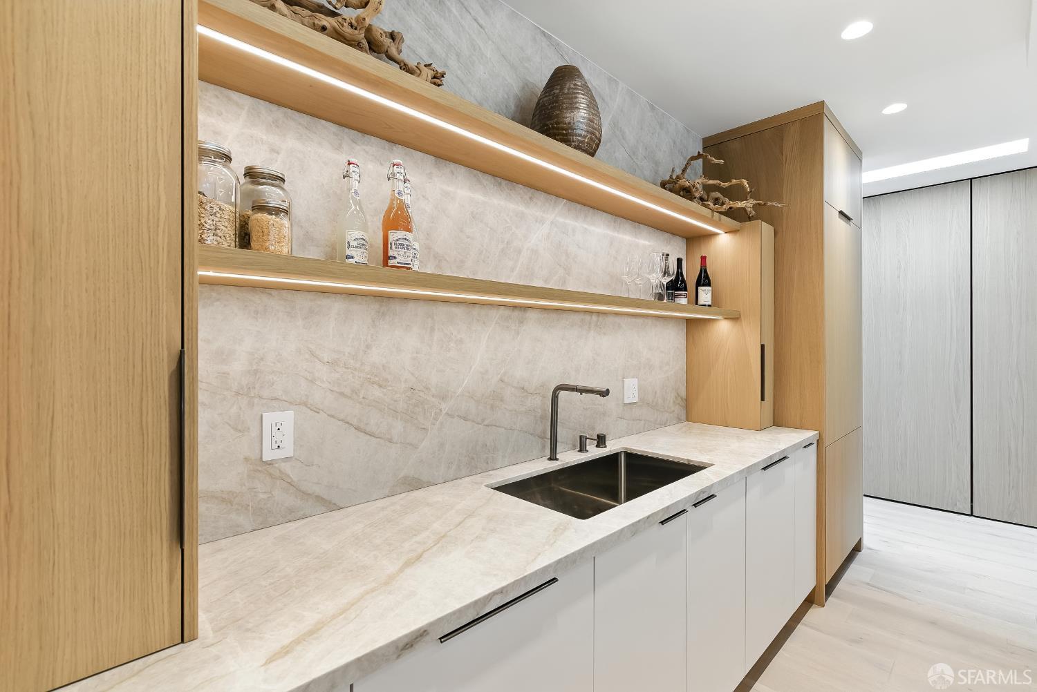 Detail Gallery Image 10 of 62 For 4234 24th St, San Francisco,  CA 94114 - – Beds | – Baths