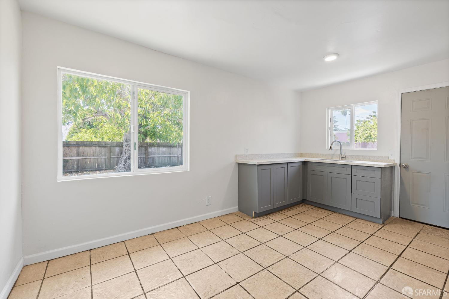 Detail Gallery Image 23 of 34 For 1050 105th Ave, Oakland,  CA 94603 - – Beds | – Baths