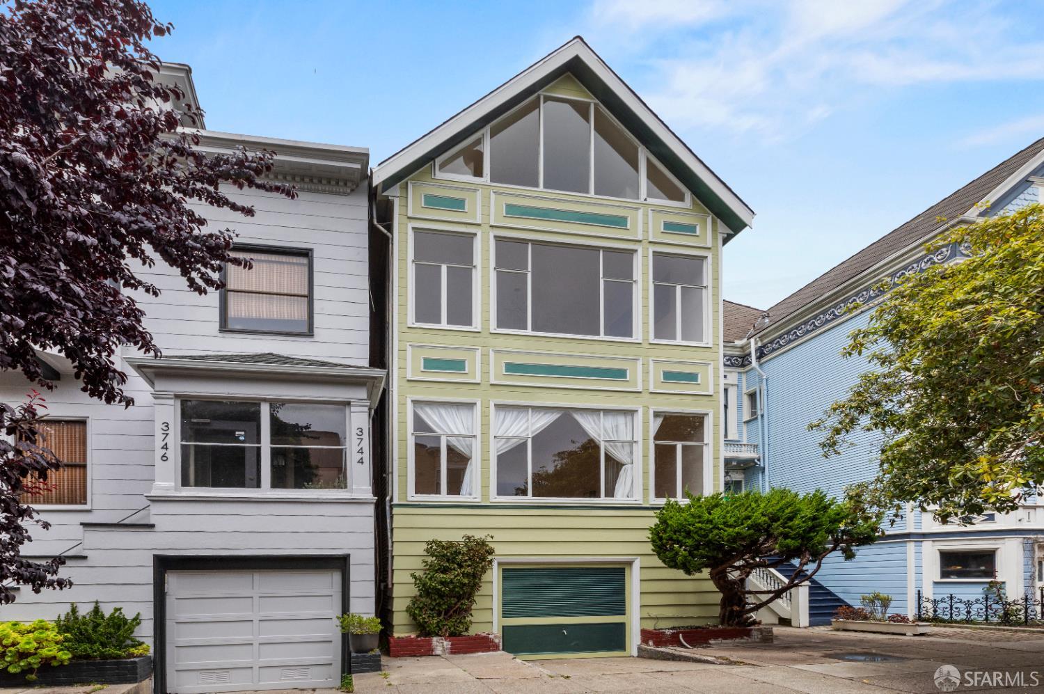 Detail Gallery Image 2 of 14 For 3740 Sacramento St, San Francisco,  CA 94118 - 5 Beds | 1/1 Baths