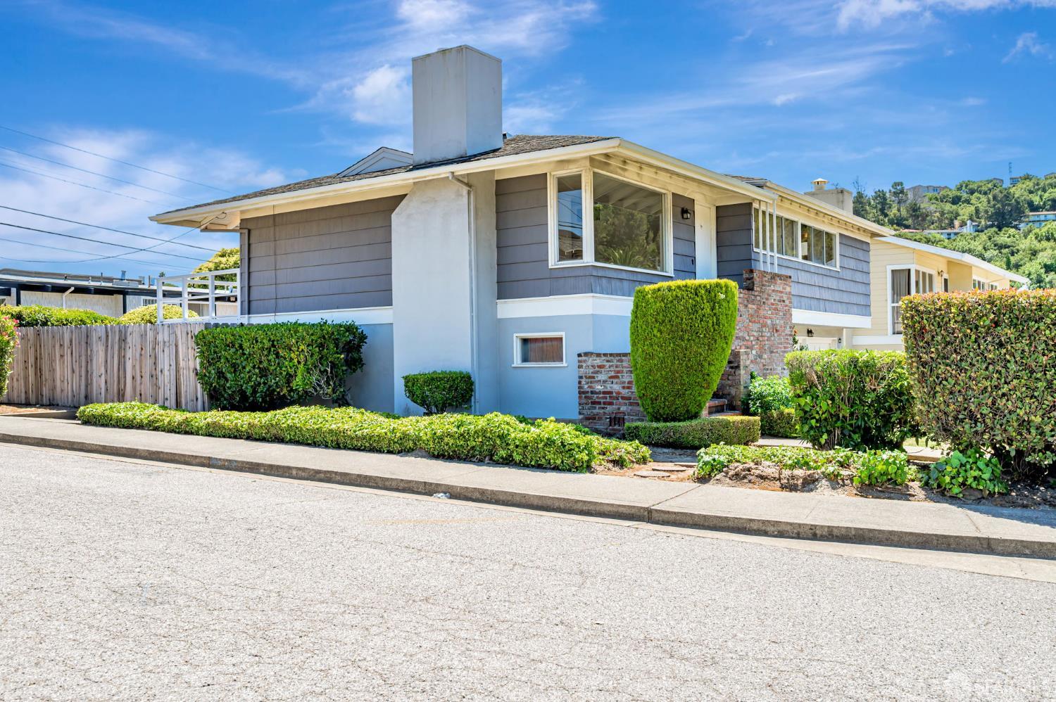 Detail Gallery Image 3 of 37 For 956 Helen Dr, Millbrae,  CA 94030 - 3 Beds | 2/1 Baths