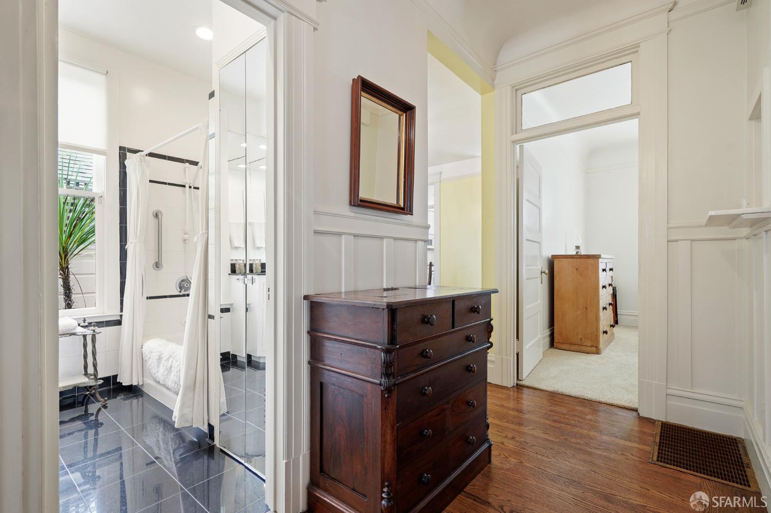 Detail Gallery Image 26 of 45 For 941 Lombard St, San Francisco,  CA 94133 - 2 Beds | 1 Baths
