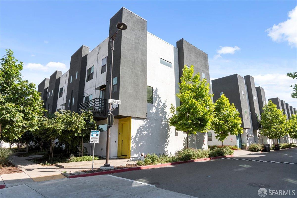 Detail Gallery Image 32 of 45 For 1807 16th St, Oakland,  CA 94607 - 2 Beds | 2/1 Baths