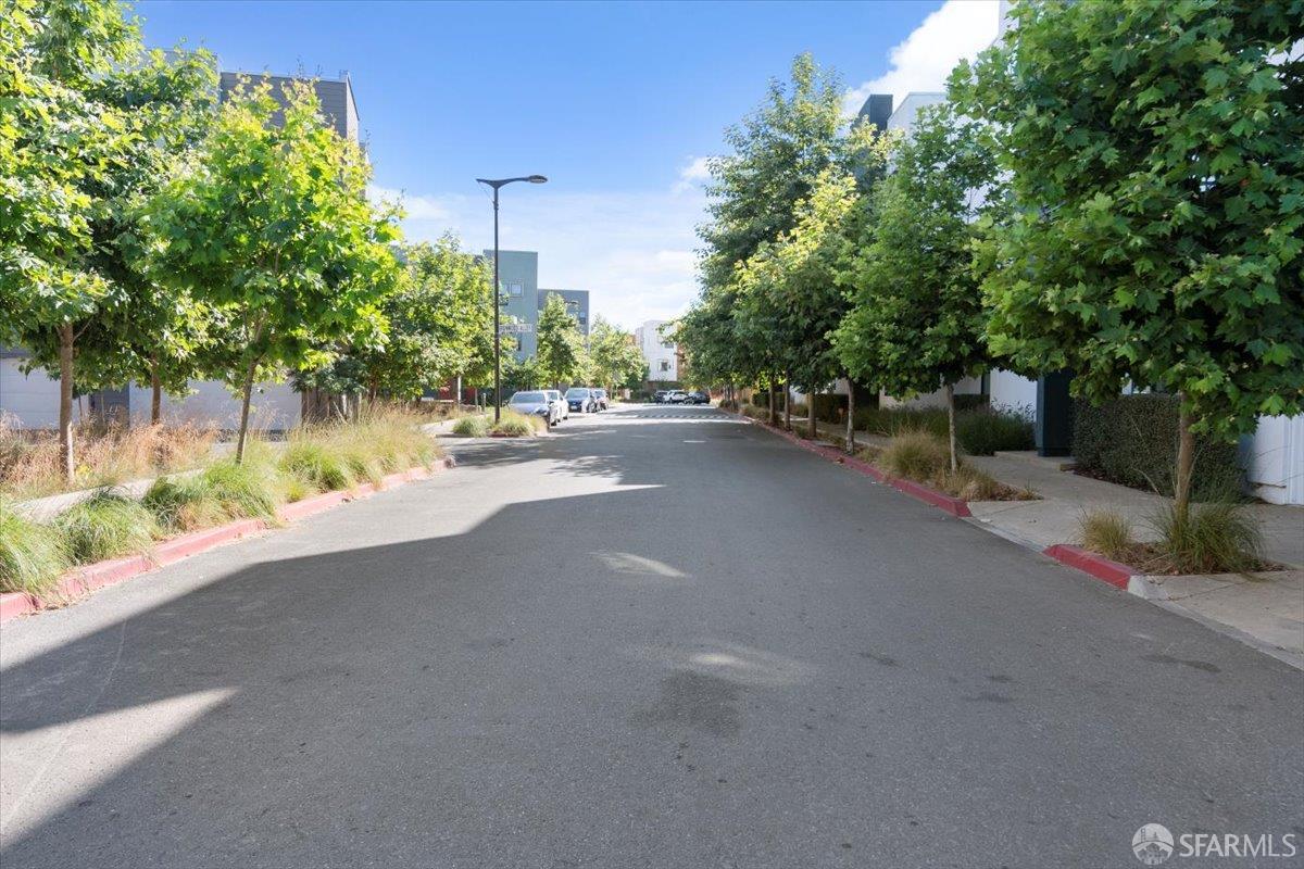 Detail Gallery Image 39 of 45 For 1807 16th St, Oakland,  CA 94607 - 2 Beds | 2/1 Baths