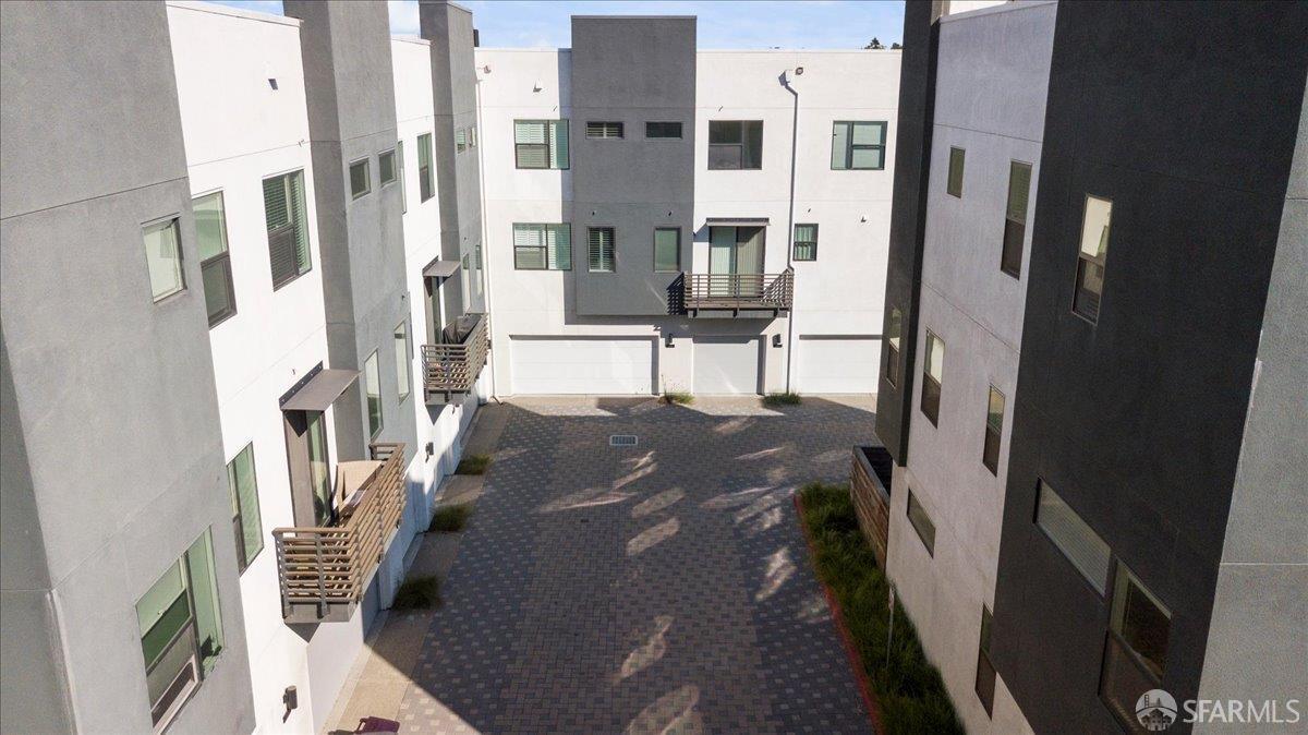Detail Gallery Image 35 of 45 For 1807 16th St, Oakland,  CA 94607 - 2 Beds | 2/1 Baths
