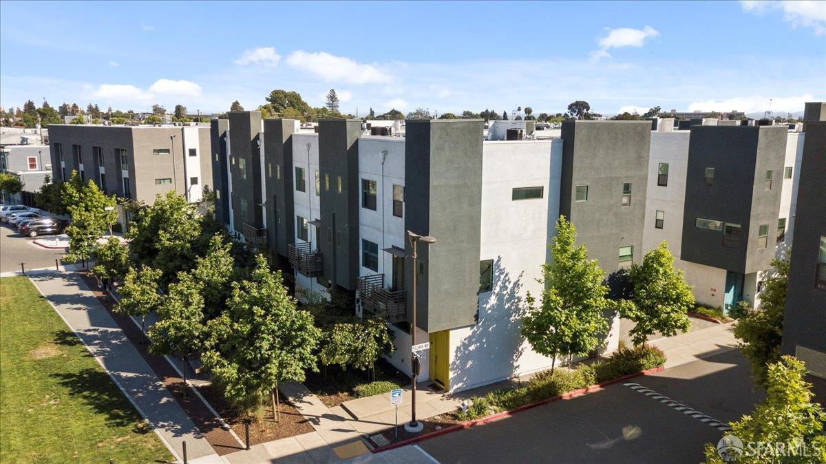 Detail Gallery Image 33 of 45 For 1807 16th St, Oakland,  CA 94607 - 2 Beds | 2/1 Baths