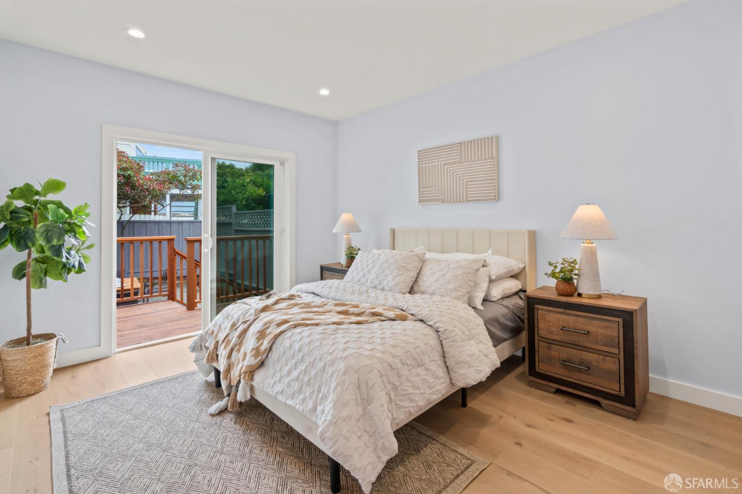 Detail Gallery Image 32 of 79 For 430 Rolph St, San Francisco,  CA 94112 - 5 Beds | 3 Baths