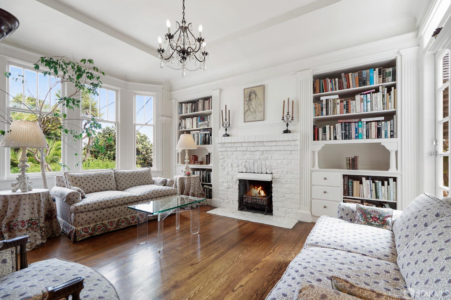 Detail Gallery Image 10 of 45 For 941 Lombard St, San Francisco,  CA 94133 - 2 Beds | 1 Baths
