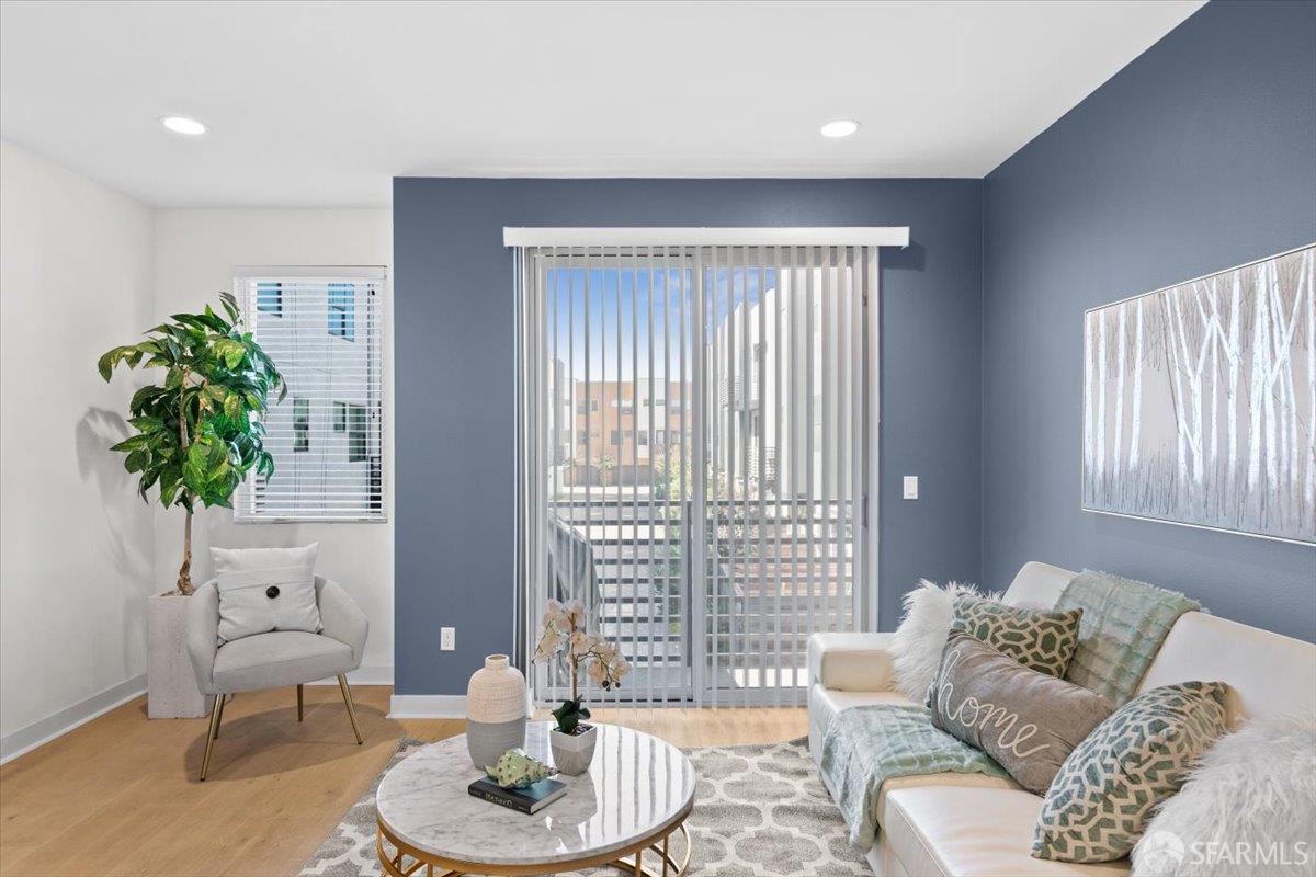 Detail Gallery Image 4 of 45 For 1807 16th St, Oakland,  CA 94607 - 2 Beds | 2/1 Baths