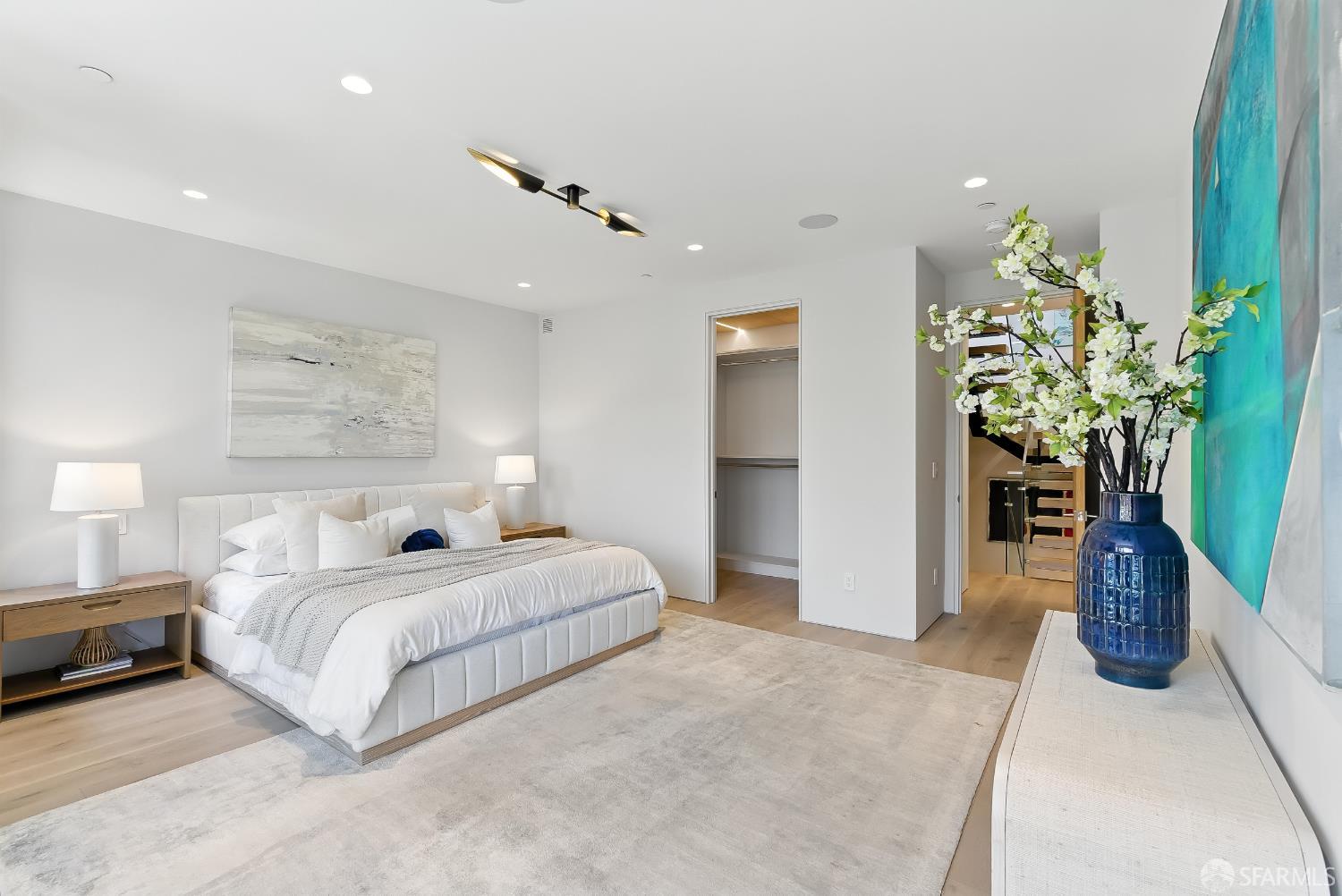 Detail Gallery Image 19 of 61 For 4234 24th St, San Francisco,  CA 94114 - 7 Beds | 5/2 Baths