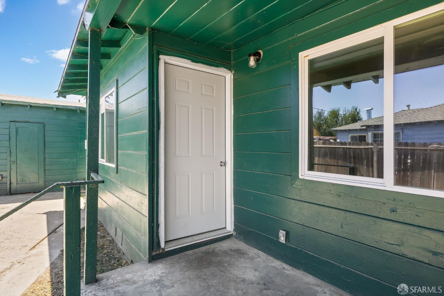Detail Gallery Image 18 of 34 For 1050 105th Ave, Oakland,  CA 94603 - – Beds | – Baths