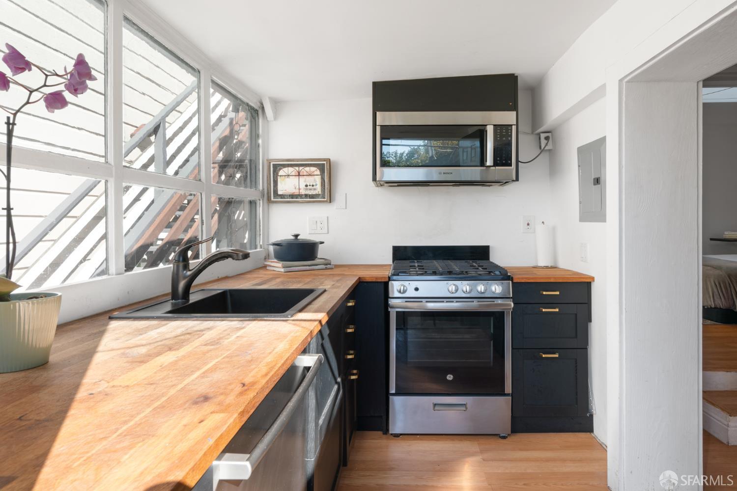 Detail Gallery Image 13 of 18 For Address Is Not Disclosed, San Francisco,  CA 94122 - – Beds | – Baths