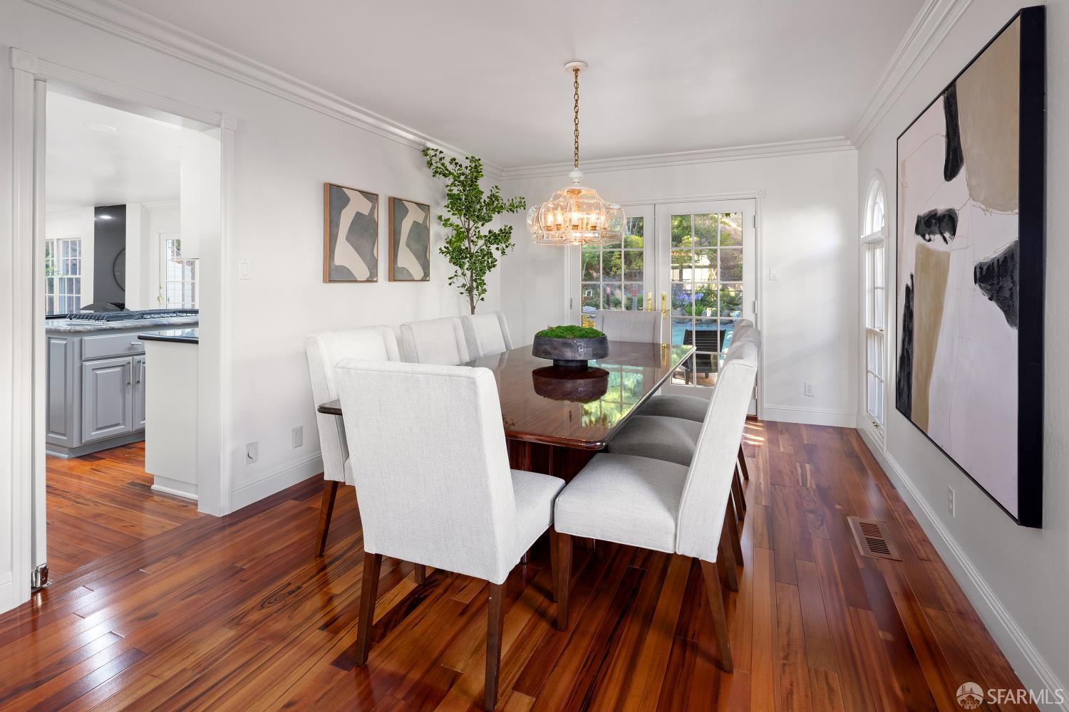 Detail Gallery Image 8 of 37 For 35 Pinewood Ct, San Mateo,  CA 94403 - 5 Beds | 2/1 Baths
