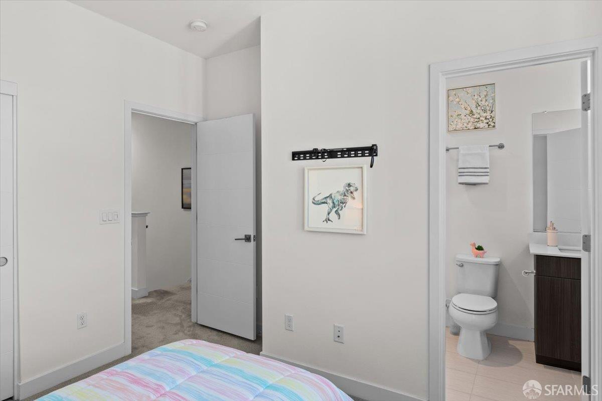 Detail Gallery Image 17 of 45 For 1807 16th St, Oakland,  CA 94607 - 2 Beds | 2/1 Baths