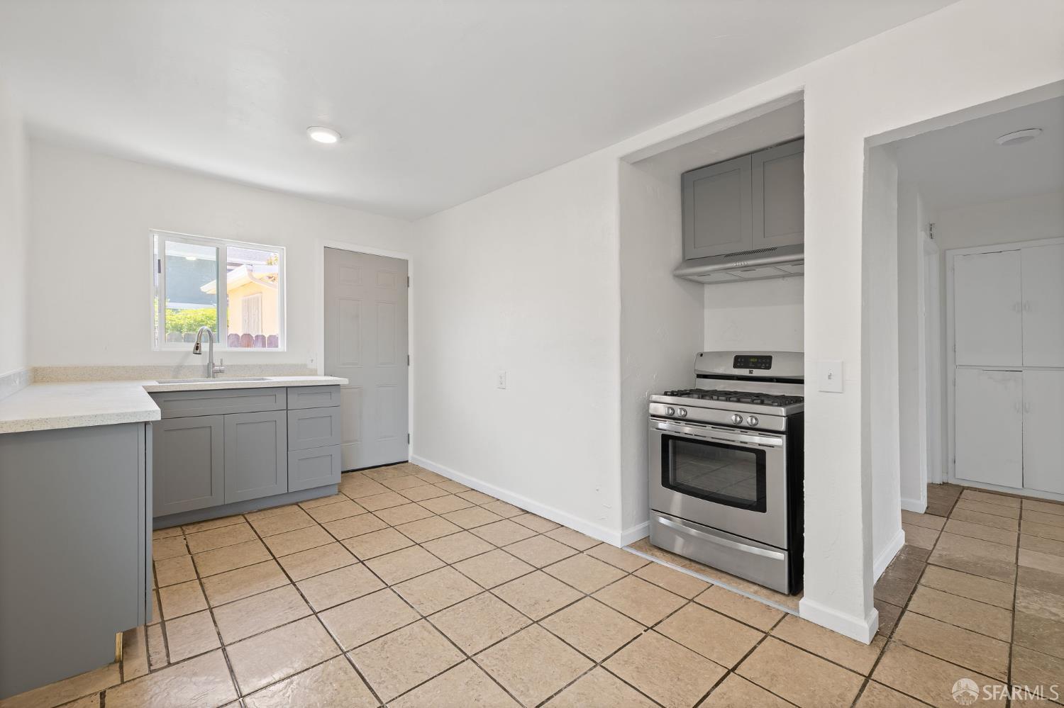 Detail Gallery Image 24 of 34 For 1050 105th Ave, Oakland,  CA 94603 - – Beds | – Baths