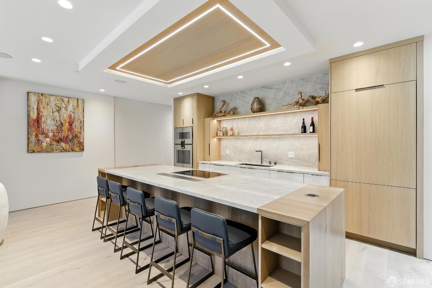 Detail Gallery Image 5 of 61 For 4234 24th St, San Francisco,  CA 94114 - 7 Beds | 5/2 Baths
