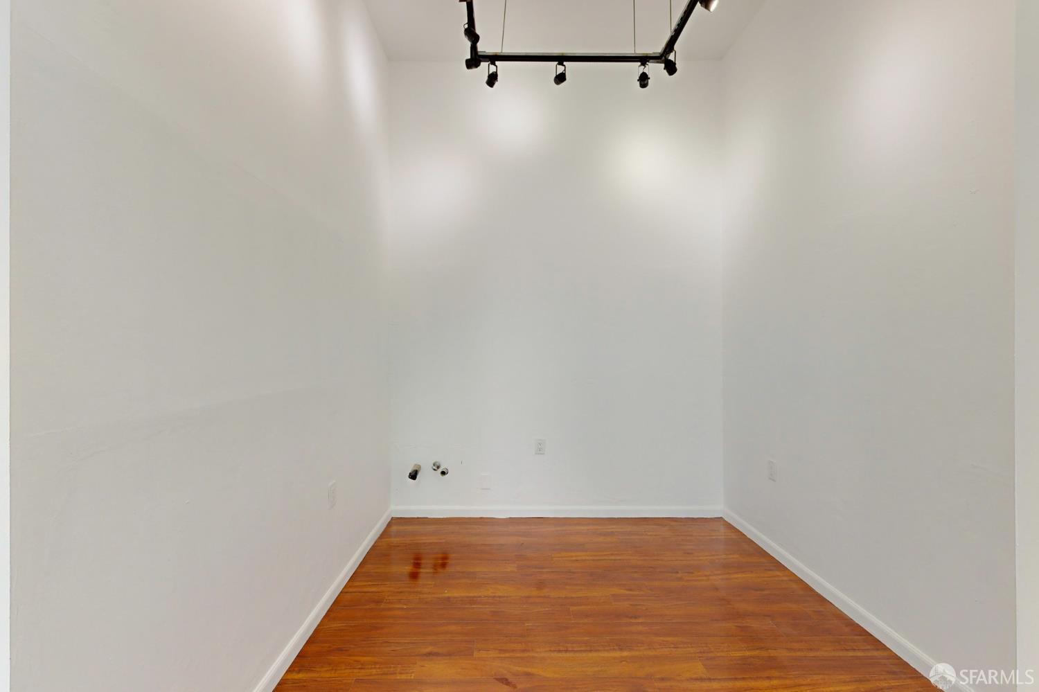 Detail Gallery Image 8 of 17 For 693 Monterey Blvd, San Francisco,  CA 94127 - – Beds | – Baths