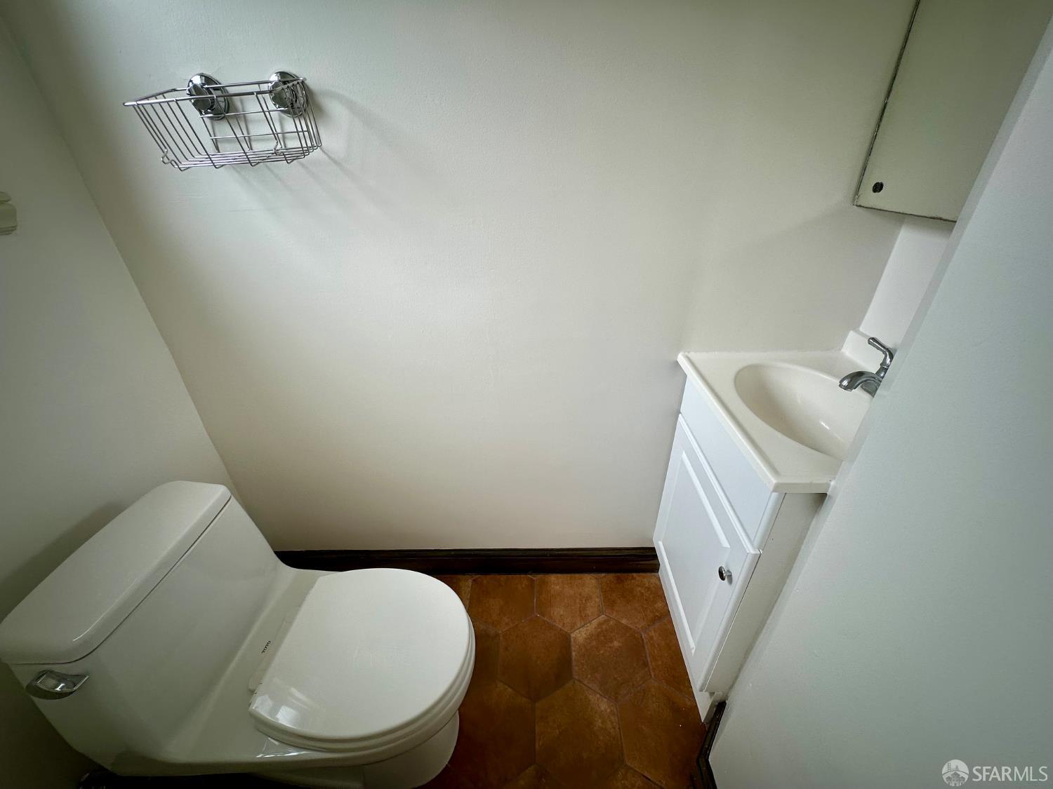 Detail Gallery Image 14 of 46 For 1599 35th Ave, San Francisco,  CA 94122 - 3 Beds | 2/1 Baths