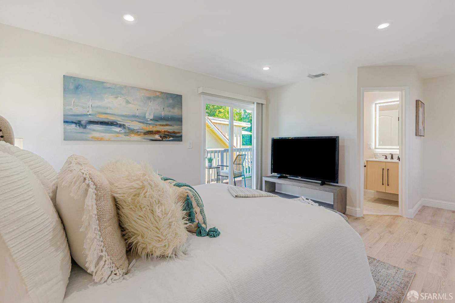 Detail Gallery Image 21 of 46 For 2017 Morello Ave, Pleasant Hill,  CA 94523 - 4 Beds | 2/1 Baths