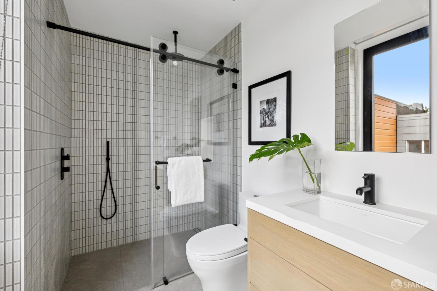 Detail Gallery Image 15 of 27 For 2026 Great Highway Hwy, San Francisco,  CA 94116 - 3 Beds | 3/1 Baths
