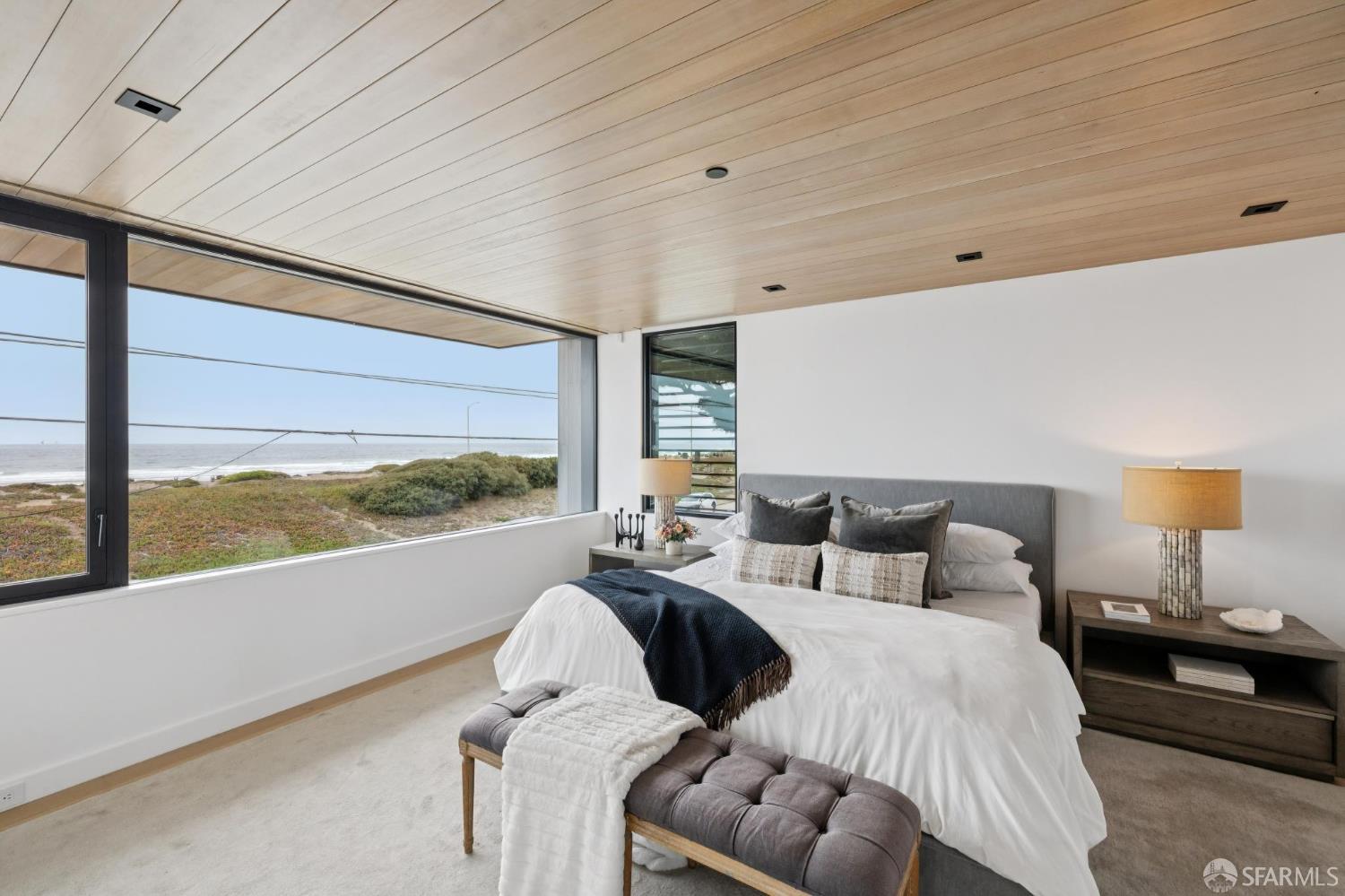 Detail Gallery Image 11 of 27 For 2026 Great Highway Hwy, San Francisco,  CA 94116 - 3 Beds | 3/1 Baths
