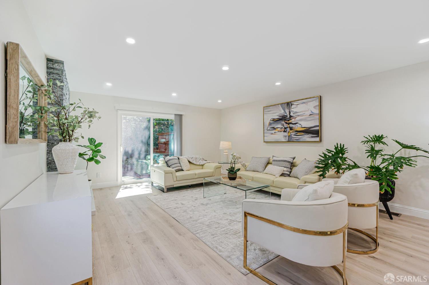 Detail Gallery Image 2 of 46 For 2017 Morello Ave, Pleasant Hill,  CA 94523 - 4 Beds | 2/1 Baths